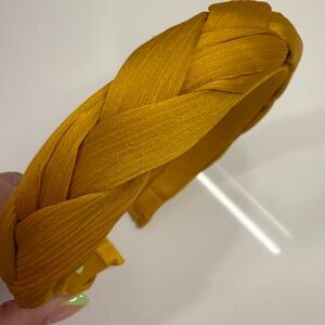 🔚 Yellow Braided Headband